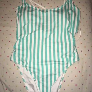 Forever 21 plus size swimsuit one piece